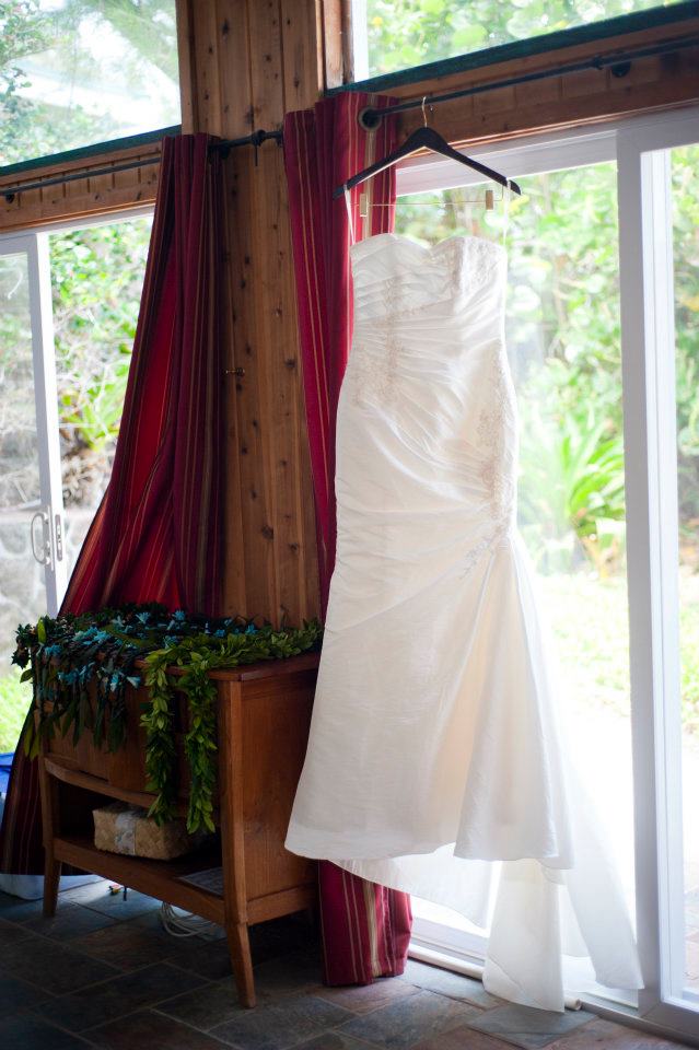dress wedding with the Maile Hawaiian lei